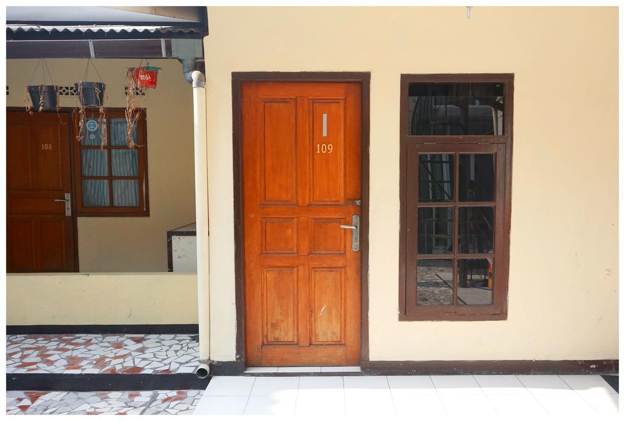 Budi House & Food Station Bandung Exterior photo